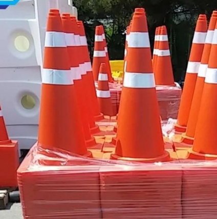 Cọc tiêu hình chóp nhựa PE - Nhập khẩu Hàn Quốc