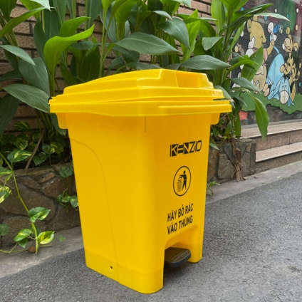 Thùng rác nhựa KENZIO 60 lít đạp chân 