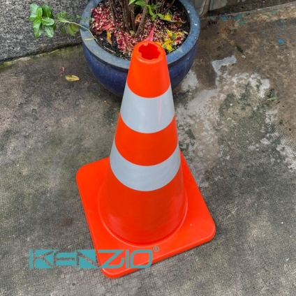 CỌC TIÊU GIAO THÔNG BẰNG CAO SU DẺO CAO 70 CM
